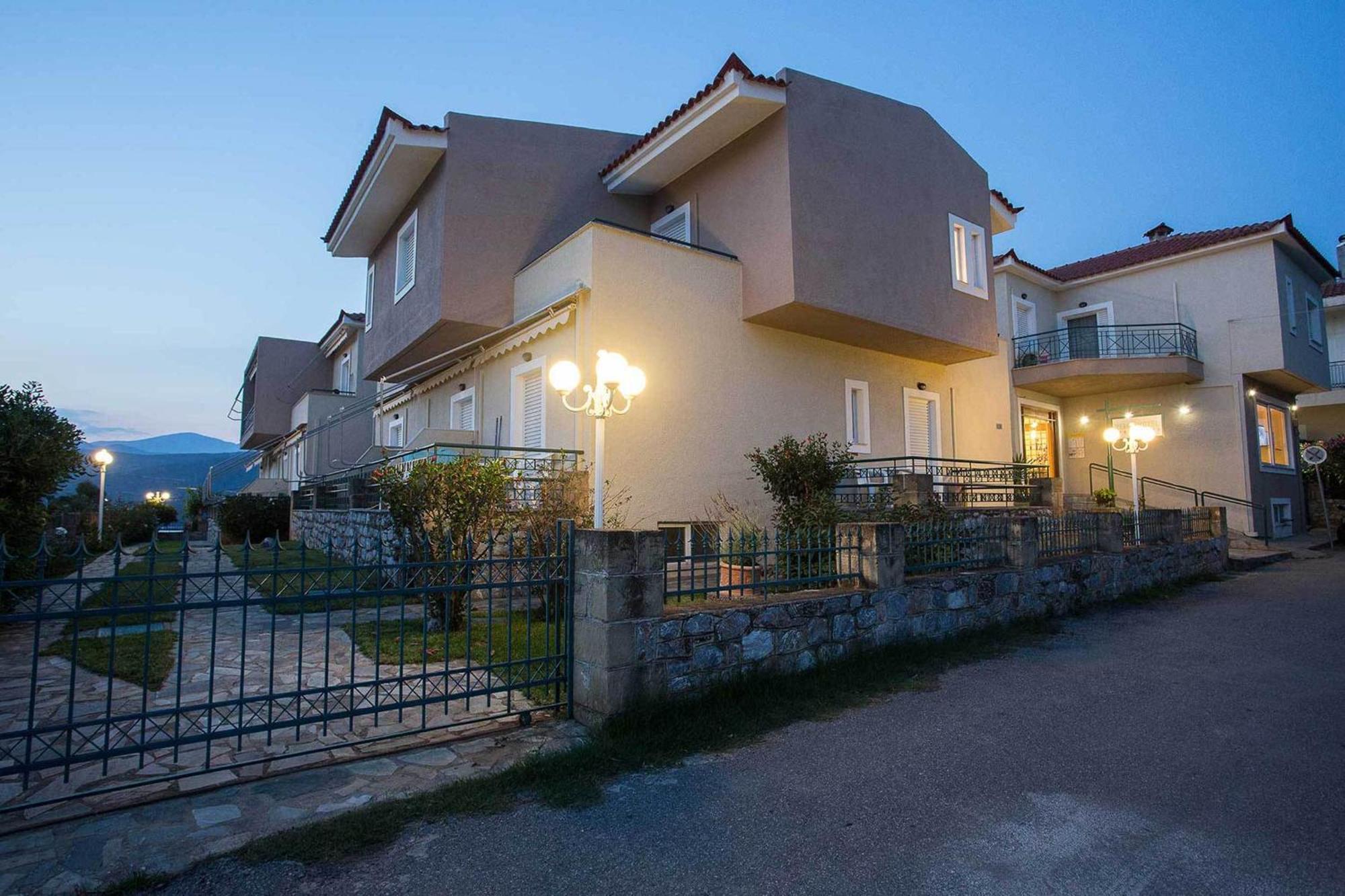Stoúpa Remvi Hotel - Apartments المظهر الخارجي الصورة