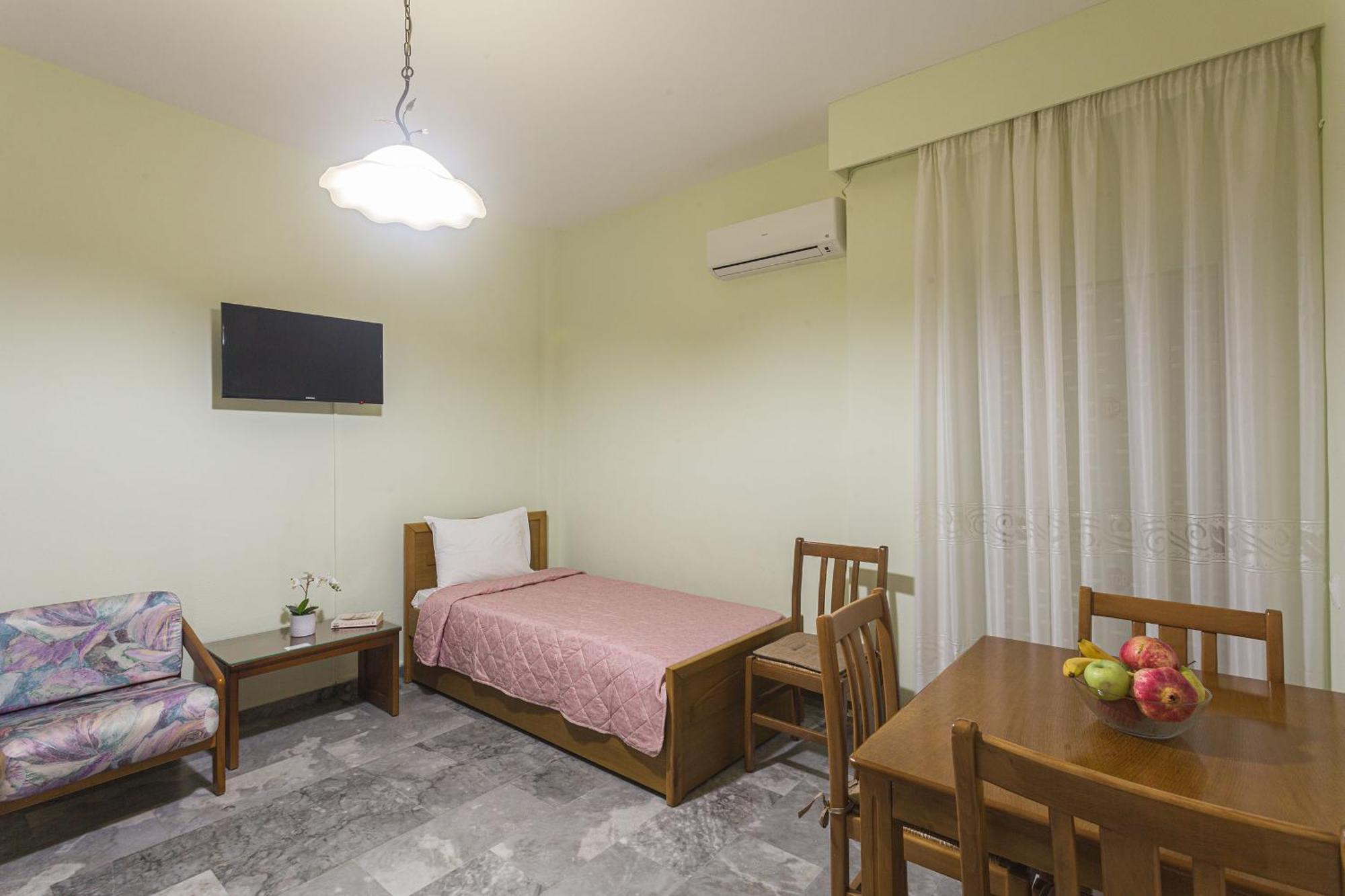 Stoúpa Remvi Hotel - Apartments الغرفة الصورة