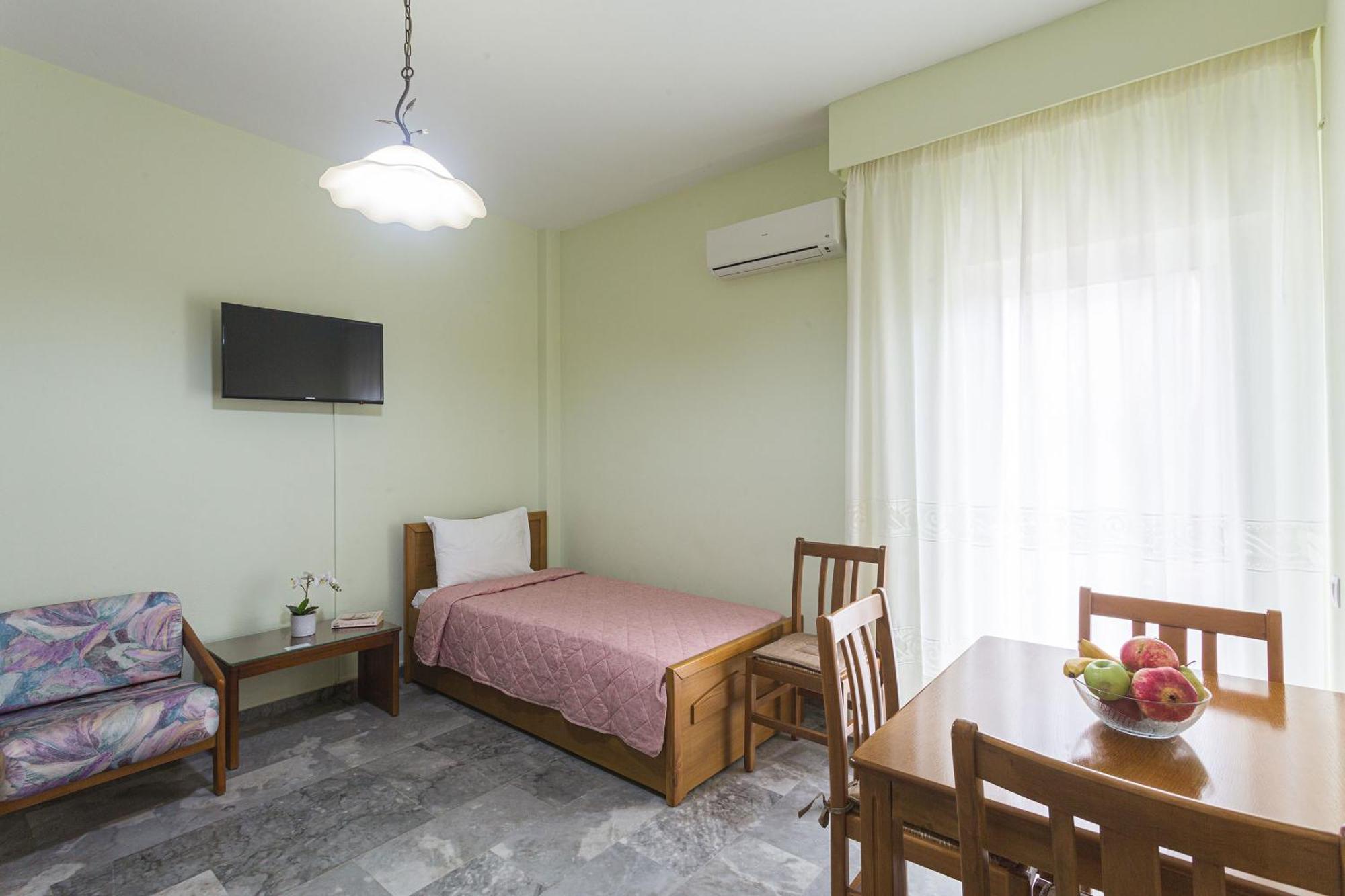 Stoúpa Remvi Hotel - Apartments الغرفة الصورة