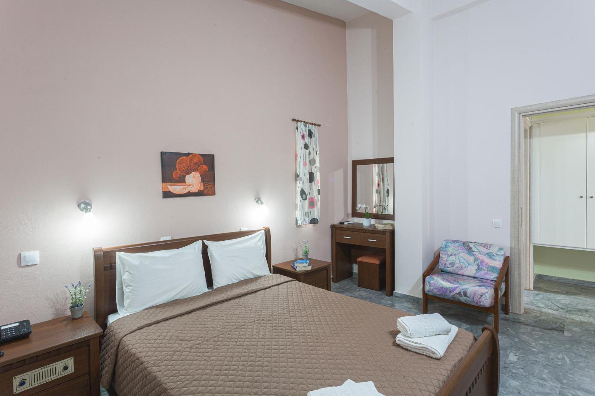 Stoúpa Remvi Hotel - Apartments الغرفة الصورة