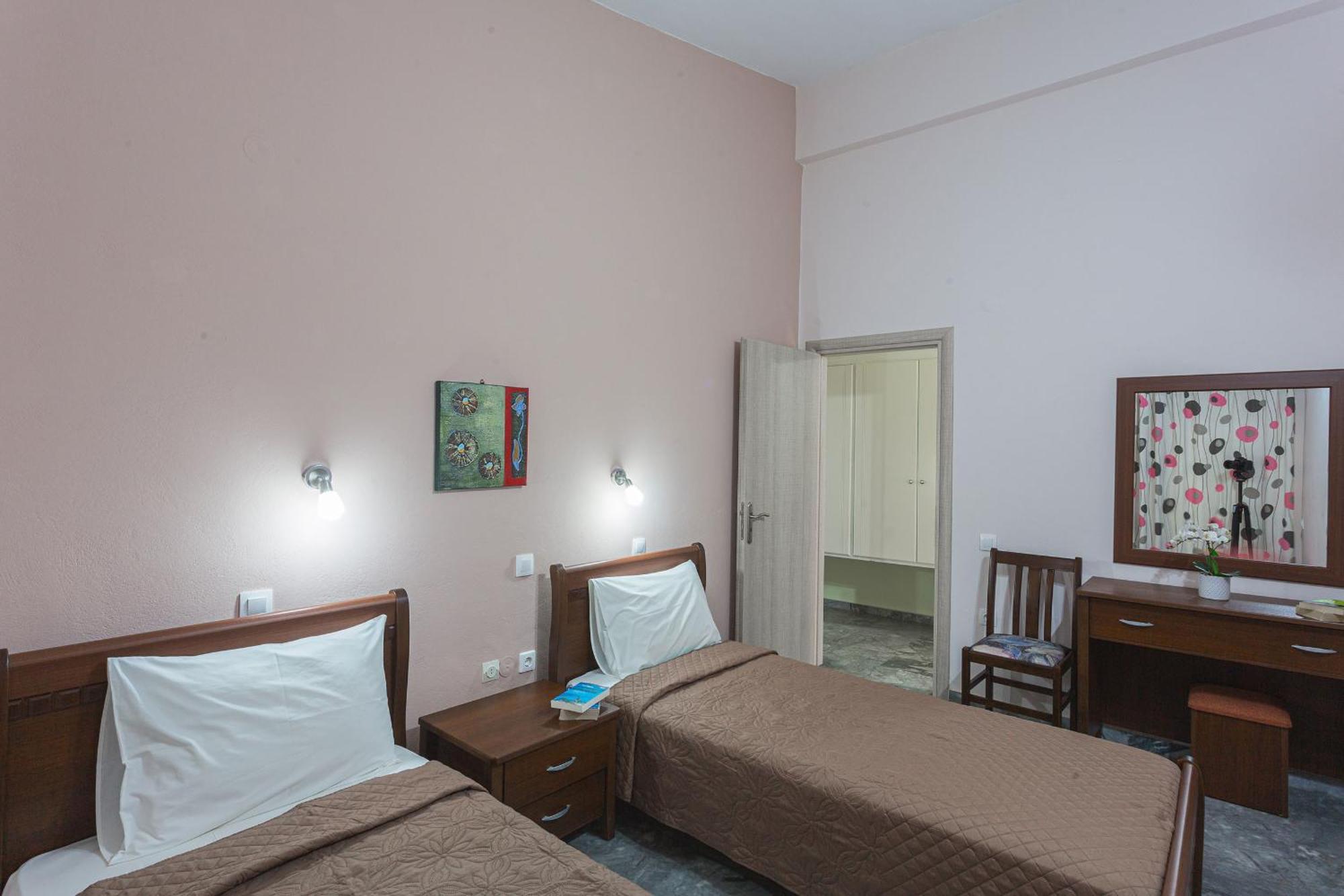 Stoúpa Remvi Hotel - Apartments الغرفة الصورة